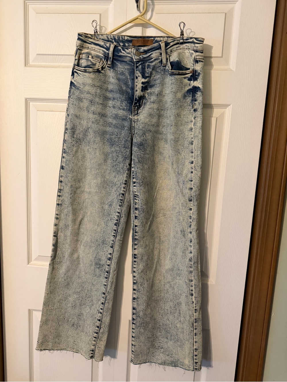 Judy Blue High-Rise Straight LegJeans in Washed Blue